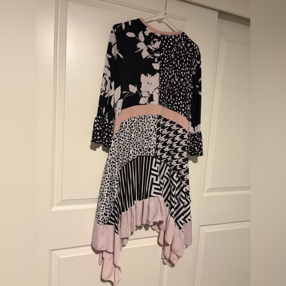 🖤🤍Black, white and Pink Patterned Dress🖤🤍 - Picture 7 of 7